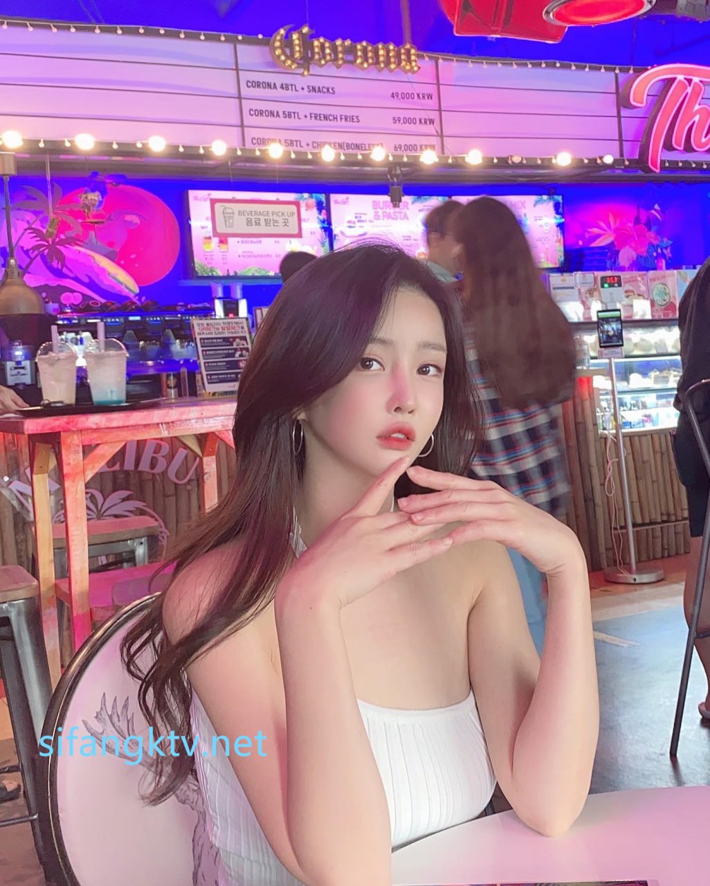 【2023-04-06】Getting more horny outside ❤️.m4v